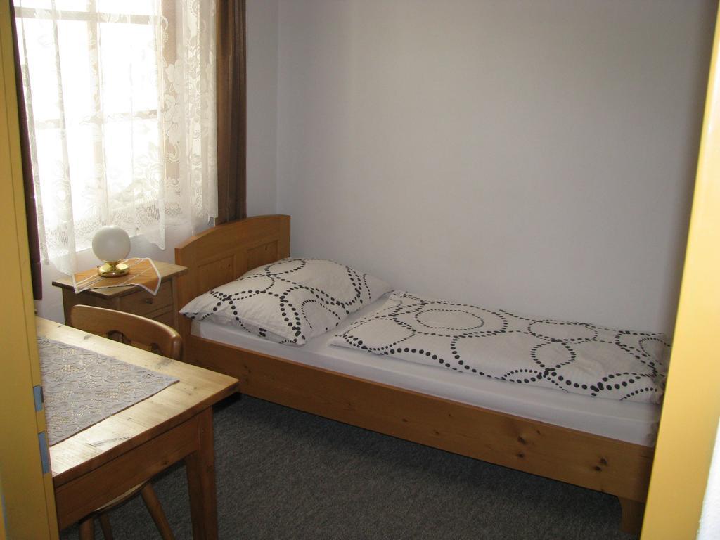 Penzion 102 Пардубице Екстериор снимка