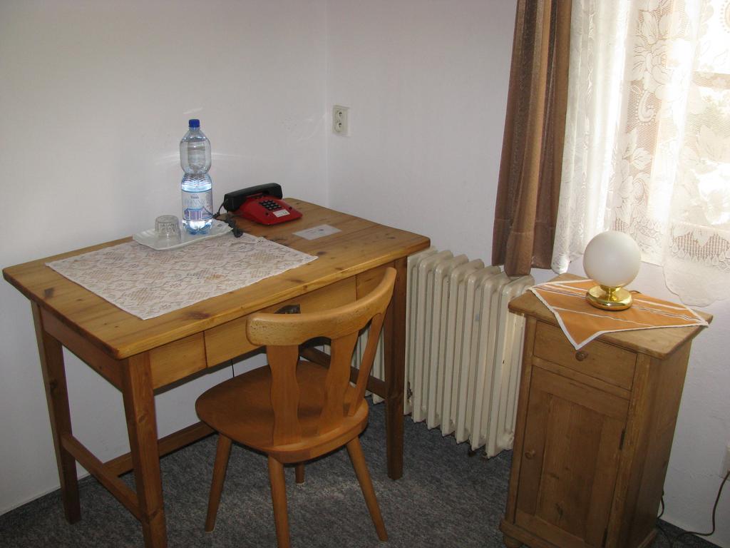 Penzion 102 Пардубице Екстериор снимка