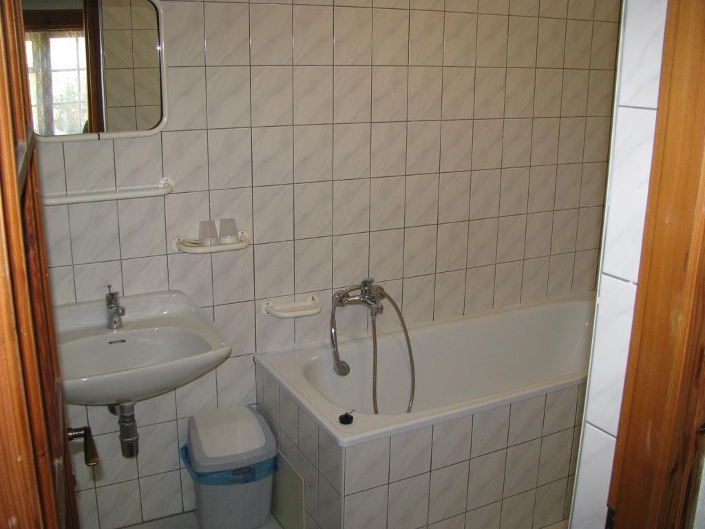Penzion 102 Пардубице Екстериор снимка