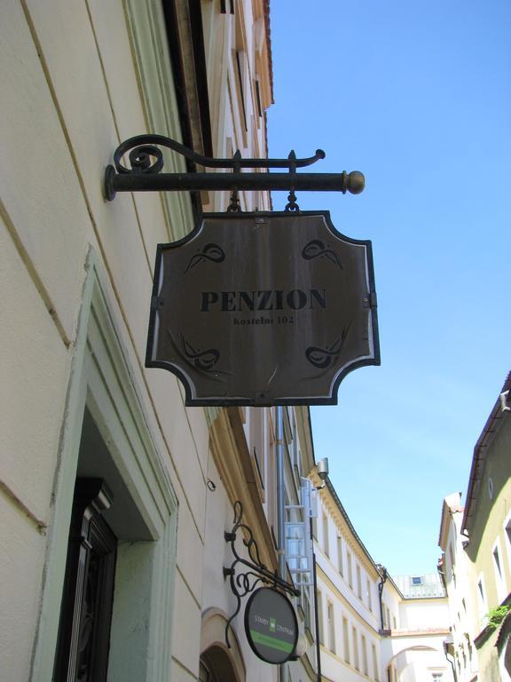Penzion 102 Пардубице Екстериор снимка