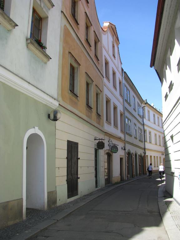 Penzion 102 Пардубице Екстериор снимка
